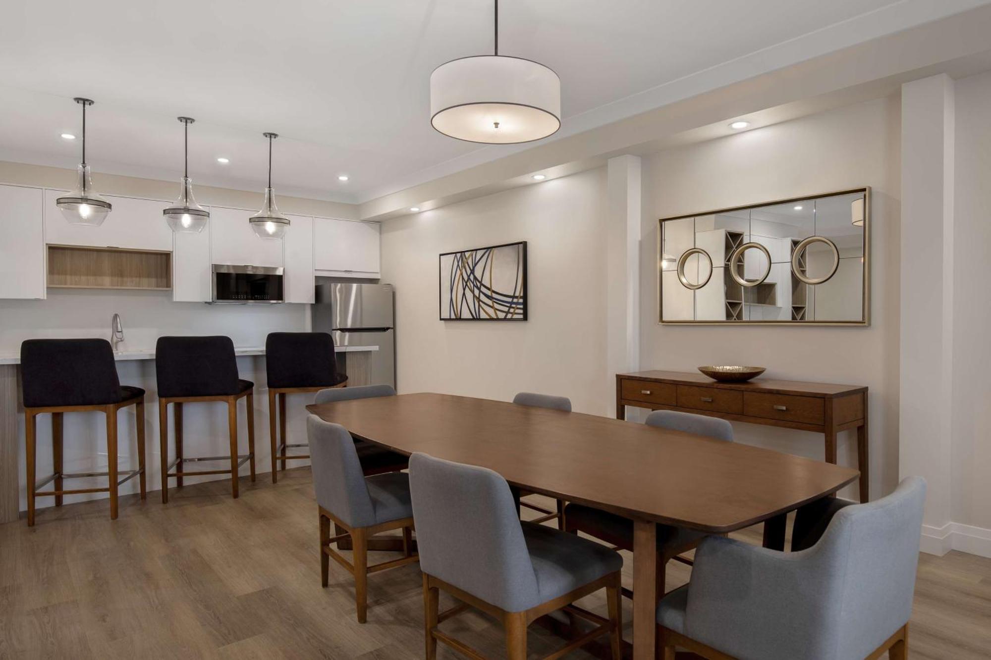 Doubletree By Hilton London Hotel Bagian luar foto