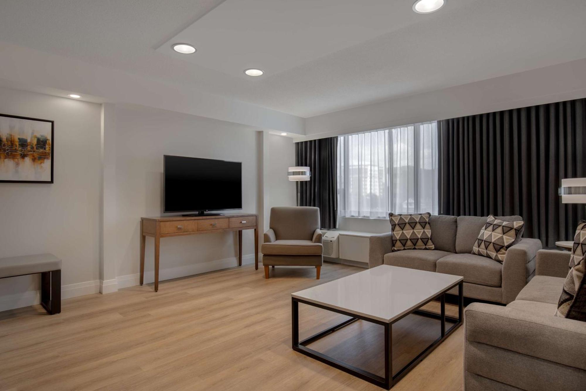Doubletree By Hilton London Hotel Bagian luar foto